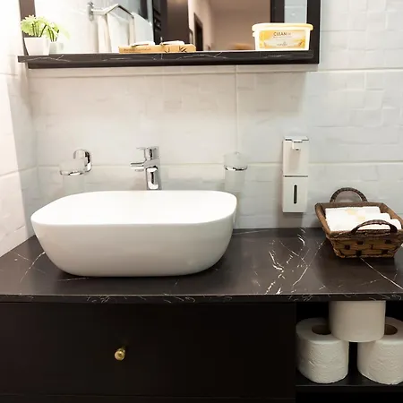 Casa Vista - Spacious 2br, 2bath, In With 2 Free Parking 아파트 소피아