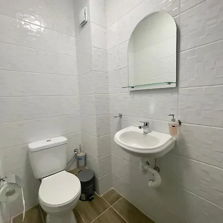 Casa Vista - Spacious 2br, 2bath, In With 2 Free Parking