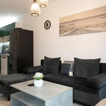 Casa Vista - Spacious 2br, 2bath, In With 2 Free Parking Appartement Sofia