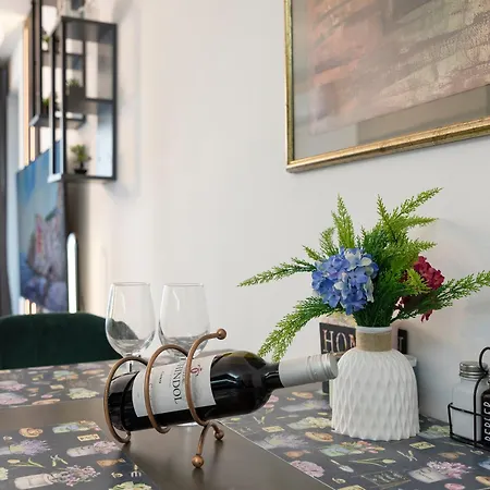 Casa Vista - Spacious 2br, 2bath, In With 2 Free Parking דירה