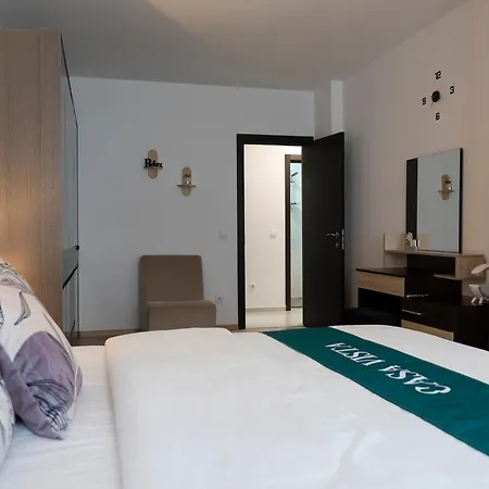 Casa Vista - Spacious 2br, 2bath, In With 2 Free Parking