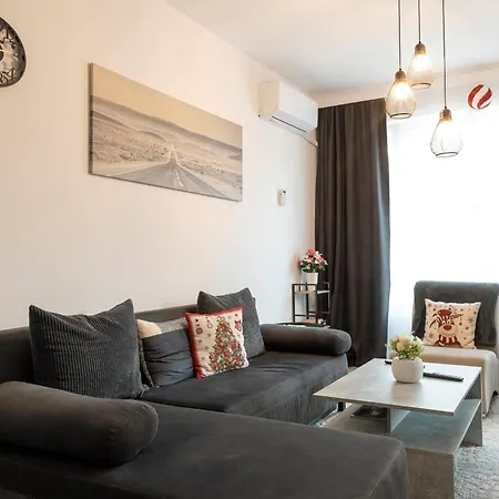 Casa Vista - Spacious 2br, 2bath, In With 2 Free Parking Daire