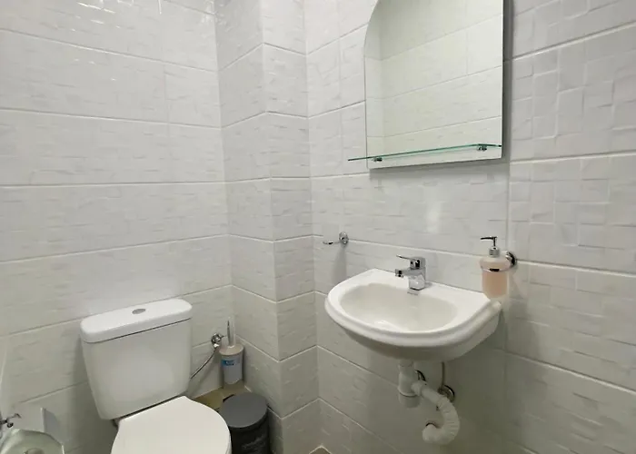 Casa Vista - Spacious 2br, 2bath, In With 2 Free Parking