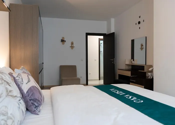 Casa Vista - Spacious 2br, 2bath, In With 2 Free Parking