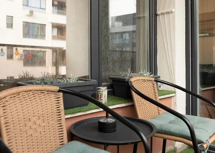 Casa Vista - Spacious 2br, 2bath, In With 2 Free Parking