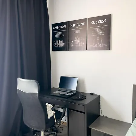 Casa Vista - Spacious 2br, 2bath, In With 2 Free Parking Апартамент *