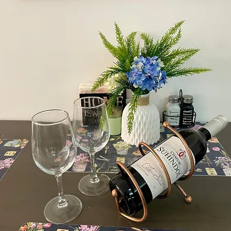 Casa Vista - Spacious 2br, 2bath, In With 2 Free Parking Апартамент *