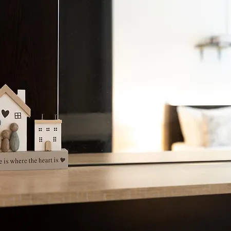 Casa Vista - Spacious 2br, 2bath, In With 2 Free Parking София